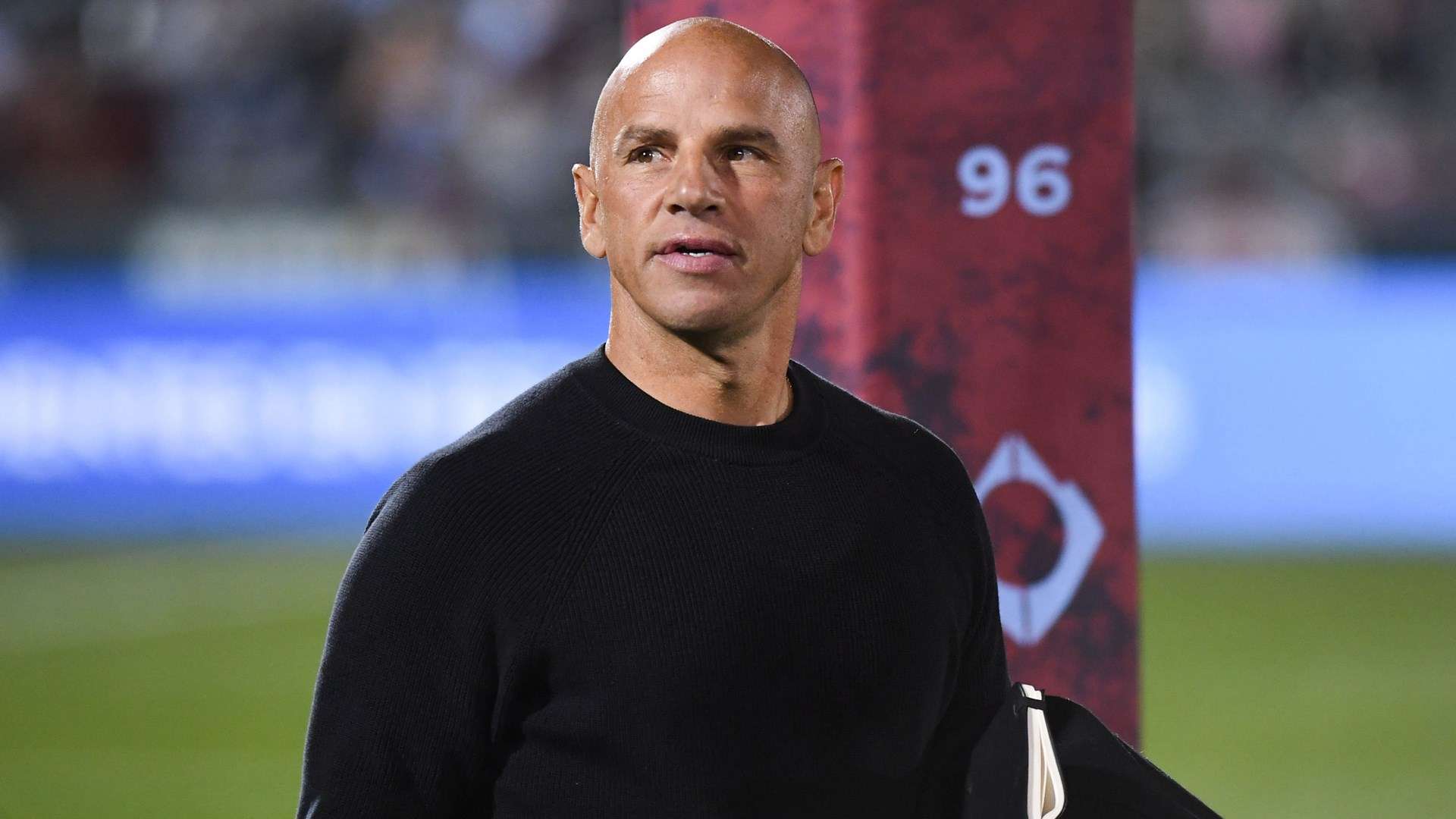 詹姆斯失绝平三分 湖人惜败黄蜂.